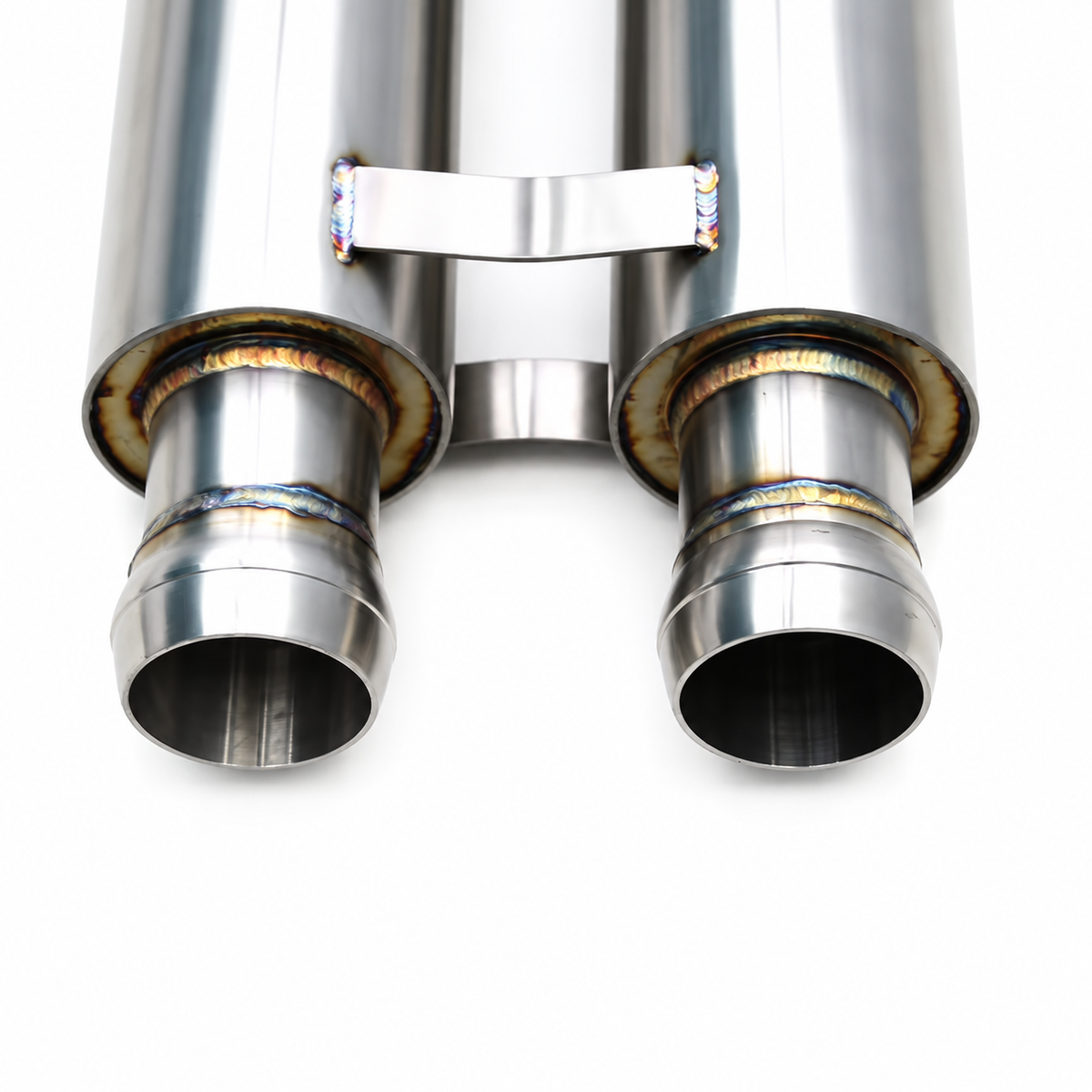 BMW M3 E90 E92 and E93 S65 performance midpipe rear connection detail with dual outlets