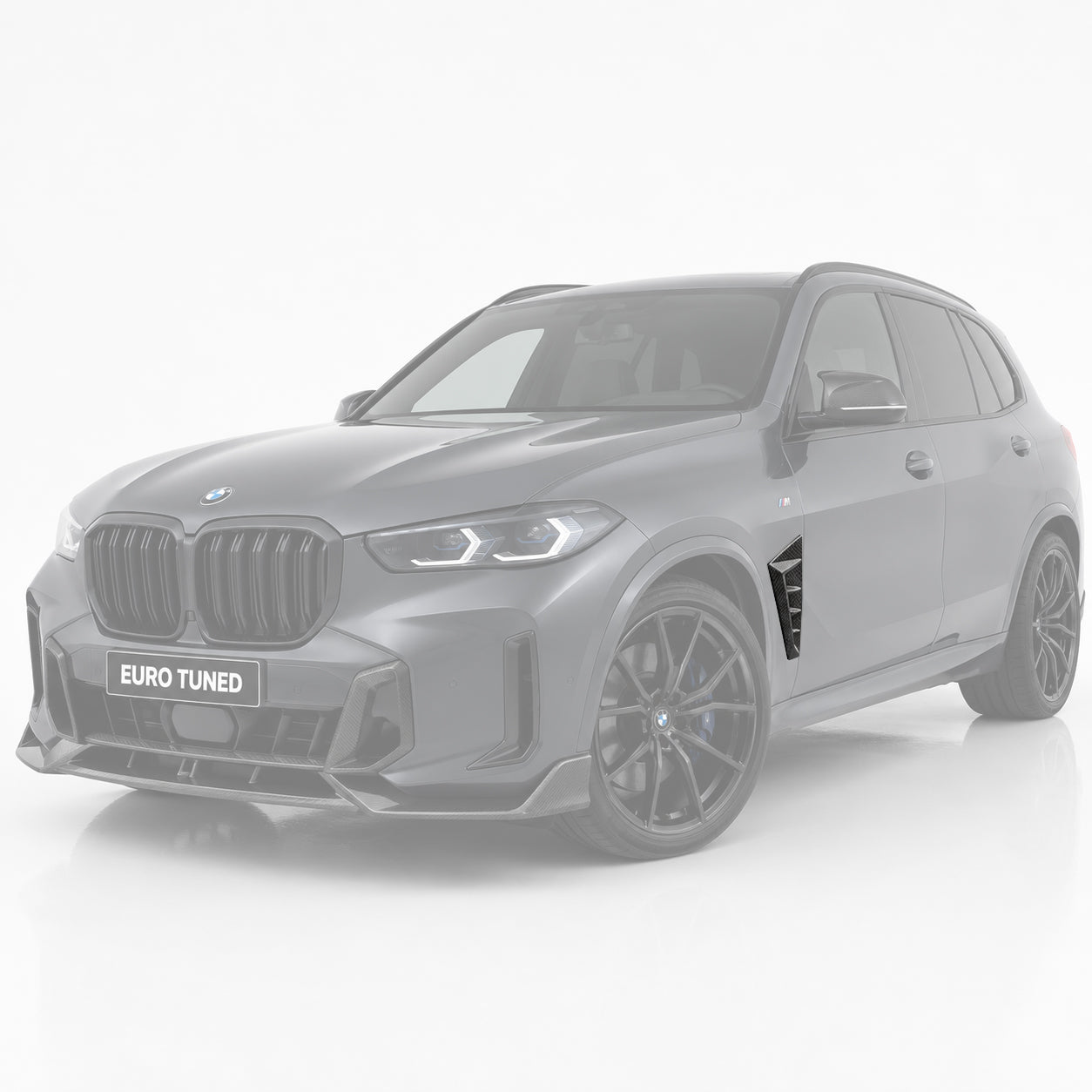 BMW X5 G05 LCI M Sport carbon fiber side fender vent trims installed front angle