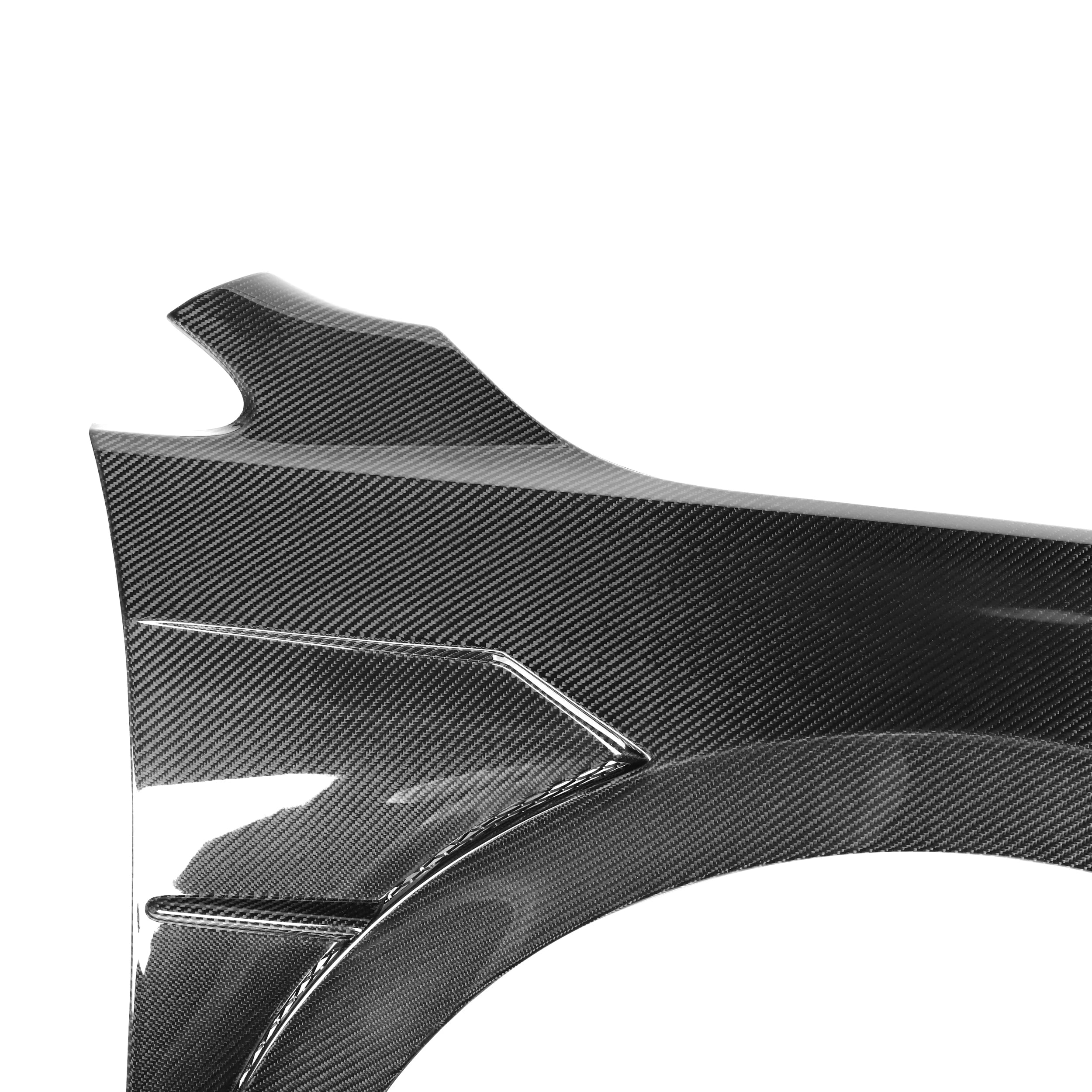 VOLKSWAGEN GOLF MK8 CARBON FIBER VENTED FENDERS (2020+)