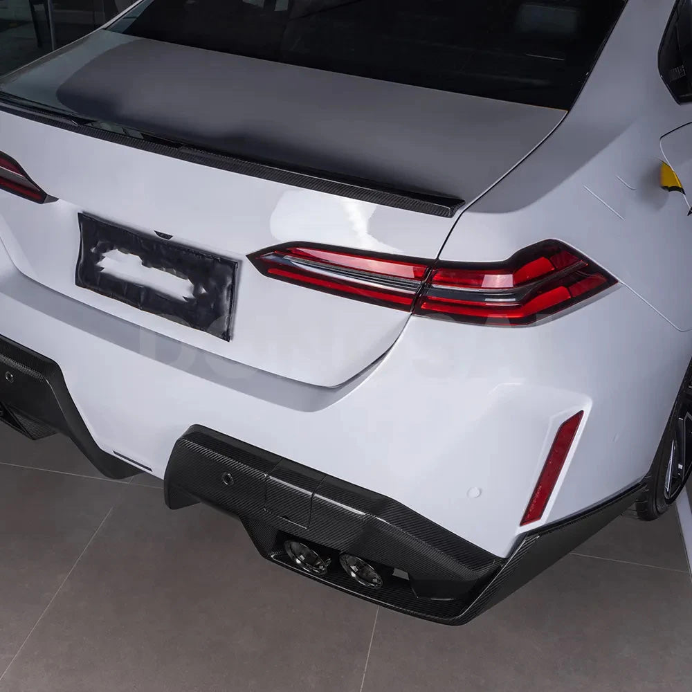 BMW M5 G90/G99 CARBON FIBER MP STYLE REAR DIFFUSER